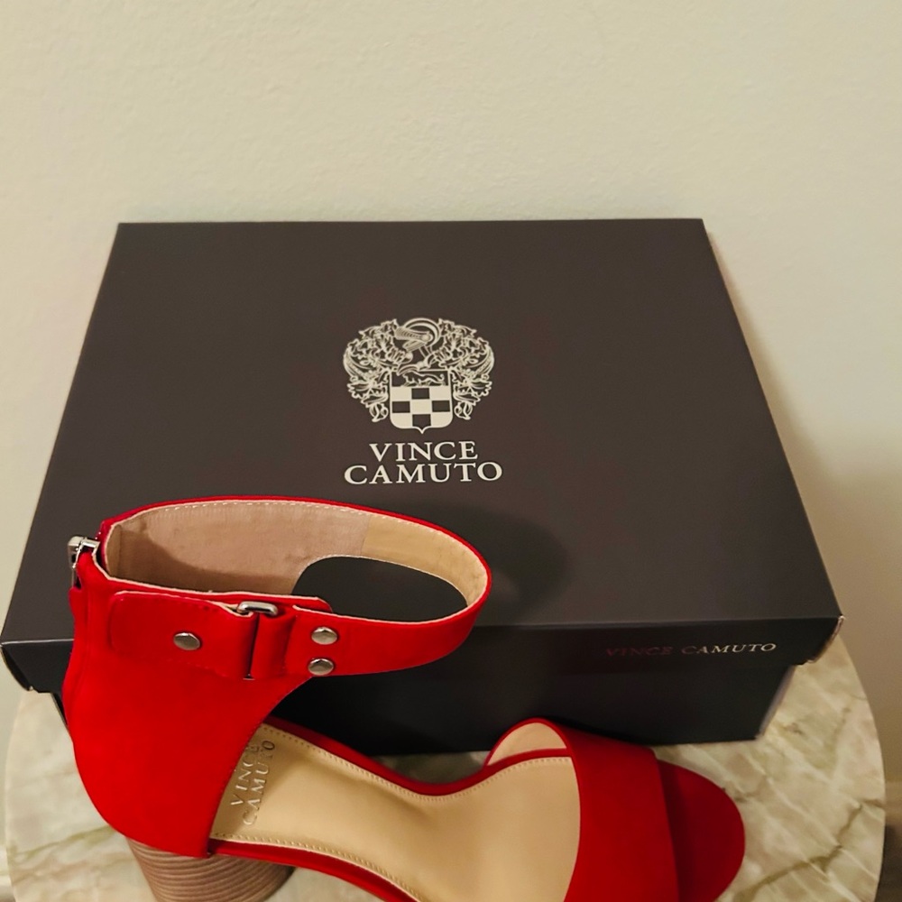 Vince Camuto Cherry Jannali Heels Size 10